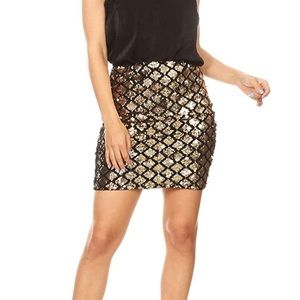 Anna-Kaci Woman’s Sleek Stretch Shiny Sequin Mini Pencil Skirt NWT Medium